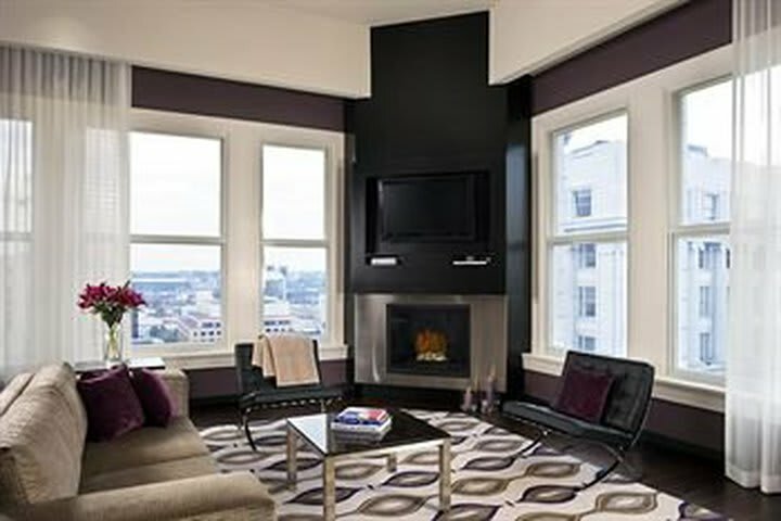Hotel *the Nines*