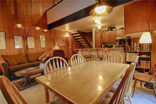Commonwealth #251 Holiday Home