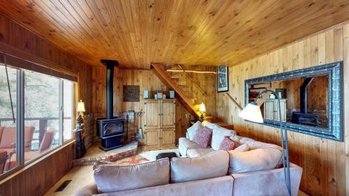 Tahoe Treehouse Lake View Cabin - 1br/1ba