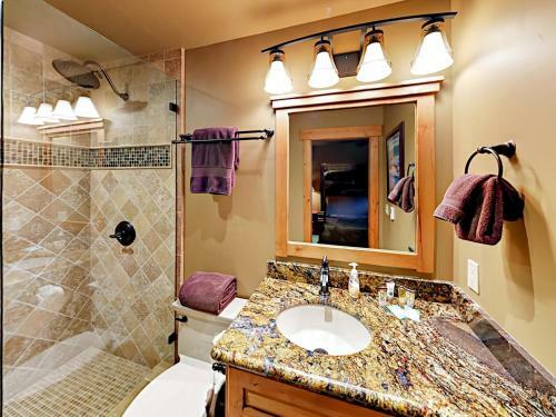 Four-bedroom Kings Beach Condo Apartment