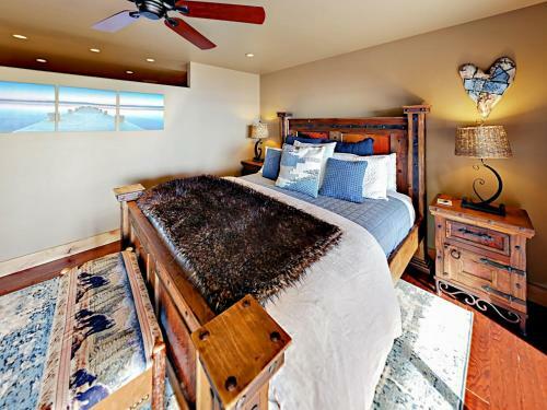 Four-bedroom Kings Beach Condo Apartment