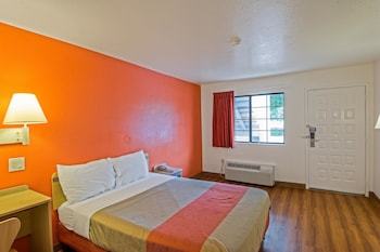 Hotel Motel 6 Redding South