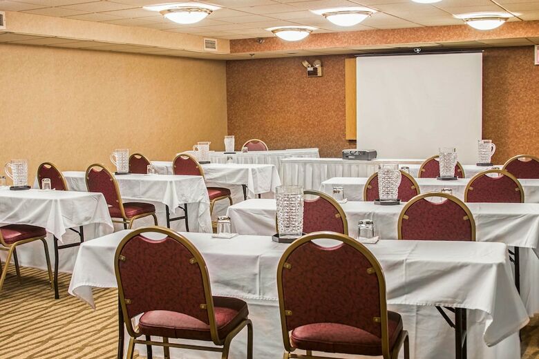 Hotel Hampton Inn Lansing Airport