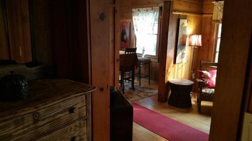Historic Smarthouse - Charming, Comfy King