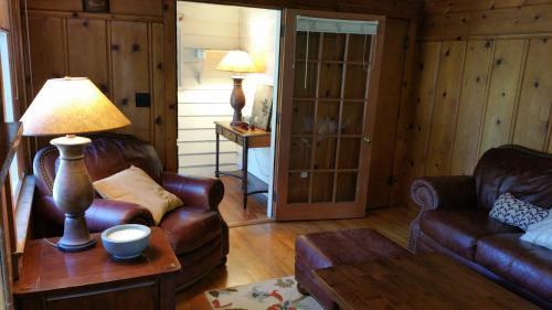 Historic Smarthouse - Charming, Comfy King