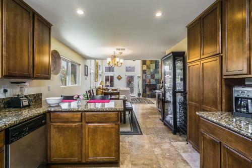 52990 Avenida Villa Home