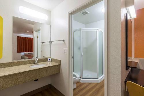 Hotel Motel 6 Seattle North - Kirkland