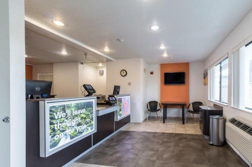 Hotel Motel 6 Seattle North - Kirkland