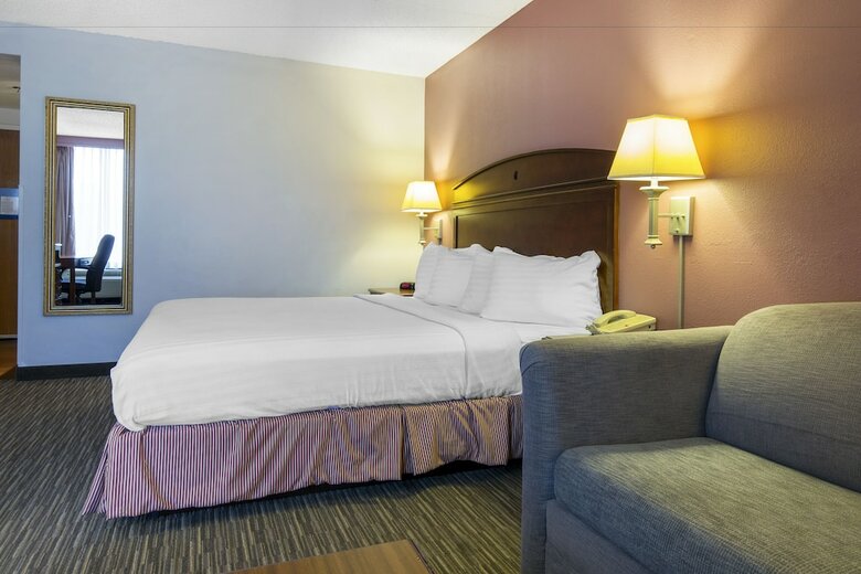 Greenstay Hotel And Suites