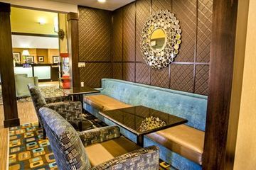 Hotel Hampton Inn And Suites Airport
