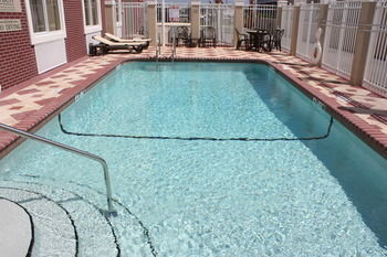 Hotel Country Inn & Suites