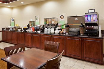 Hotel Country Inn & Suites