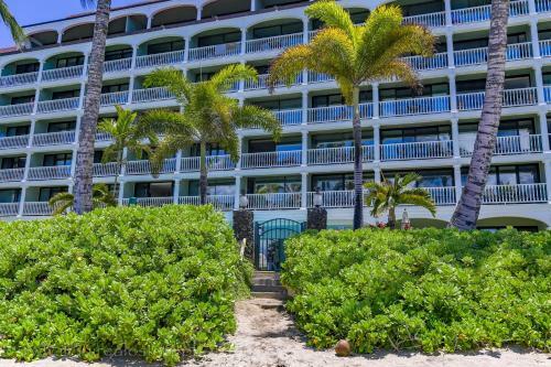 429 Lahaina Shores Oceanfront Studio