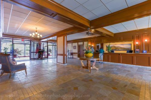 429 Lahaina Shores Oceanfront Studio