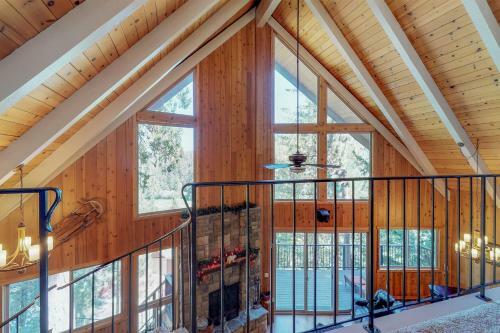 Thunderbird Chalet