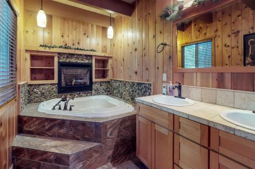 Thunderbird Chalet