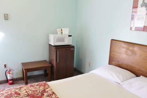 Barberry Court Motel