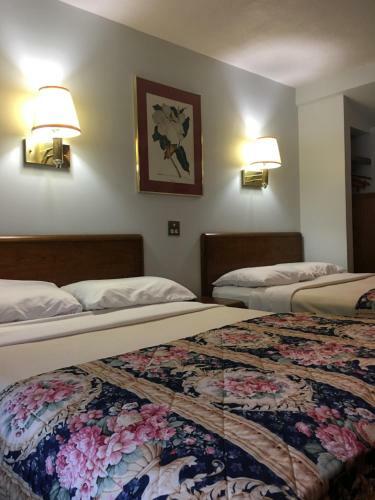 Barberry Court Motel