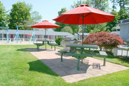 Barberry Court Motel