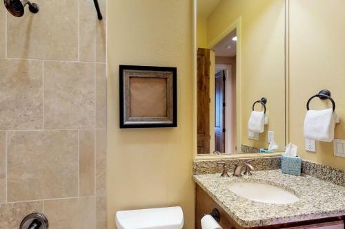 Lakeway Luxury Marina Getaway