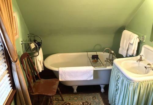 The Lancaster Bed And Breakfast