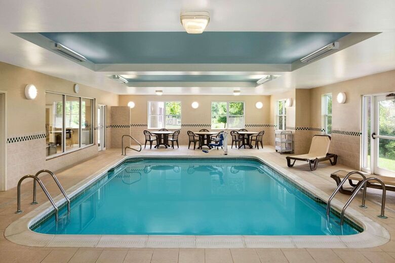 Hotel Country Inn & Suites Ithaca