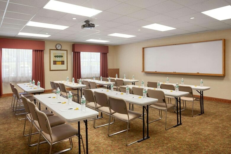 Hotel Country Inn & Suites Ithaca