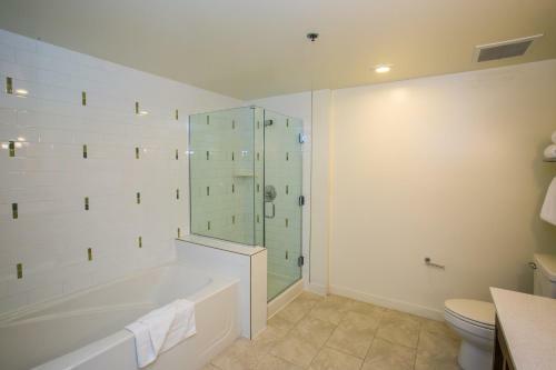 Luna West One-bedroom Apartment #415