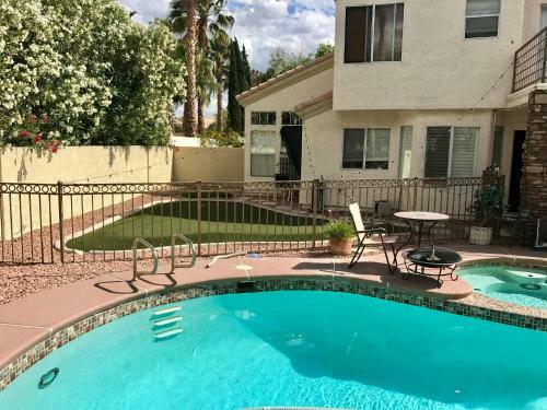 Hostal Amazing Henderson Home