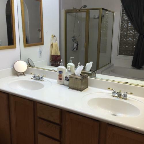 Master Bedroom Suite+private Bath