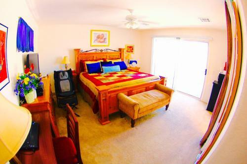 Master Bedroom Suite+private Bath