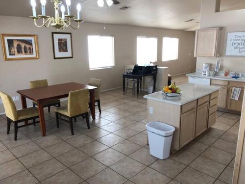 Serene Rio~home~3bed~2bath~spacious~quiet~safe