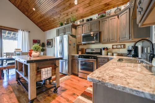 Lazy Bear Lodge
