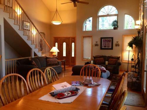 Conifer Winds Lodge