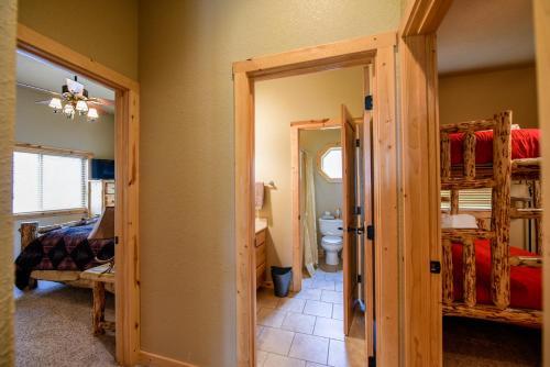 Grand Lookout Lodge