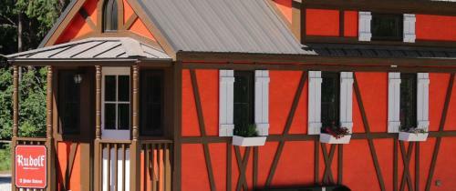 Leavenworth Camping Resort Tiny House Rudolf