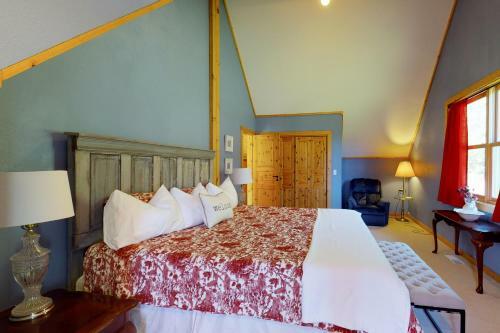 Fox Hollow Lodge
