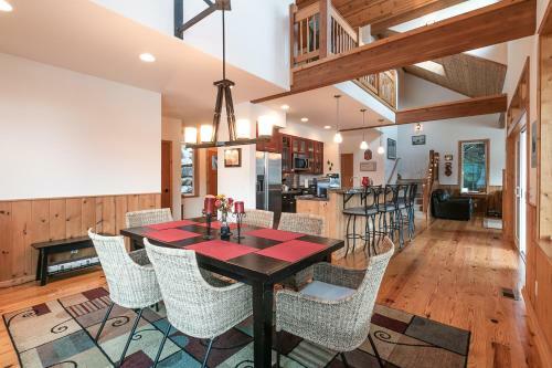 Lazy Bear Lodge