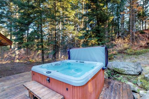 Soaring Pines Lodge & Bunkhouse