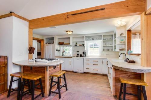 Barefoot Beach Retreat
