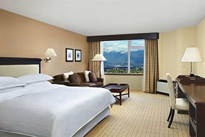 Sheraton Vancouver Guildford Hotel