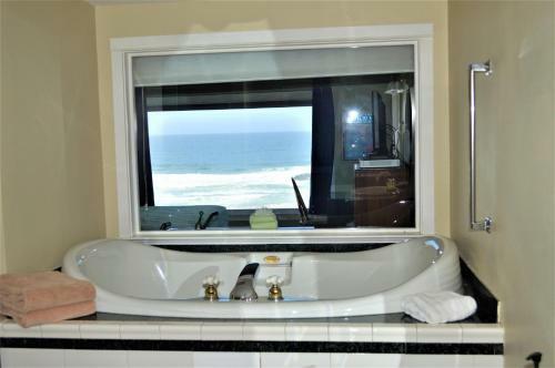 Captains Quarter's Beach House