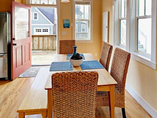 2751 Sw Beach Ave Home