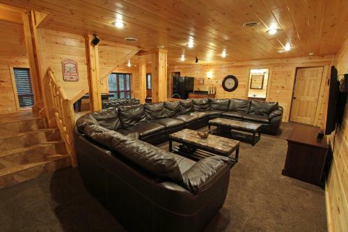 The Summit Lodge In Hocking Hills