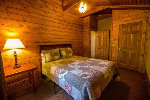 Dogwood - Hocking Hills Cabin