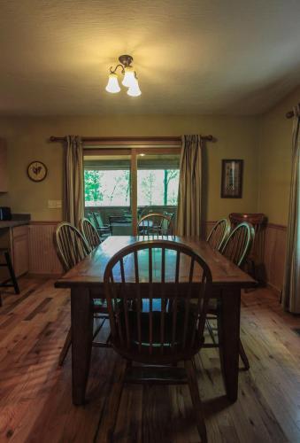 Hawk's Peak - Hocking Hills Cabin