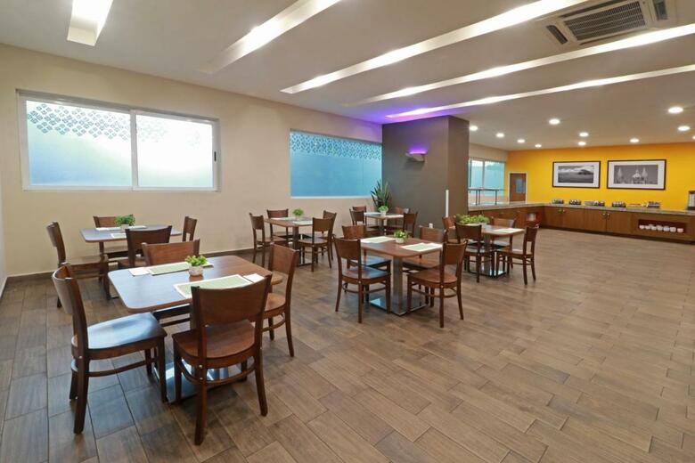 Hotel Wyndham Garden Guadalajara Acueducto