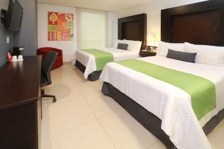Hotel Wyndham Garden Guadalajara Acueducto