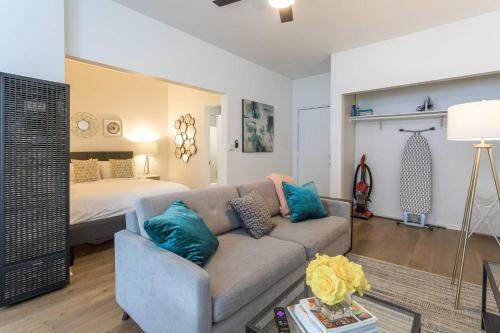 204 Sunset � Silverlake Sunset Apartment 7.45
