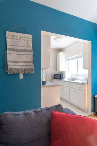 Silverlake Sunset Studio Apartment 7.47